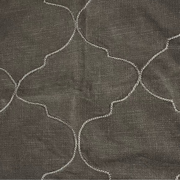 Pottery barn pillow case 22x22 - Picture 2 of 7